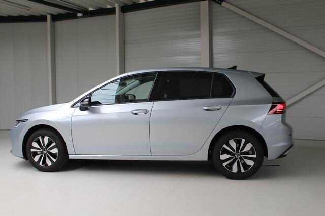 Volkswagen GOLF 1.5 TSI Life Navigatie | 16"Velgen | Dodehoek assistent | Stoelverwarming | Led verlichting