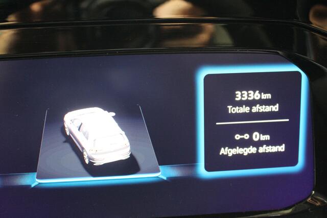 Volkswagen GOLF 1.5 TSI Life Navigatie | 16"Velgen | Dodehoek assistent | Stoelverwarming | Led verlichting