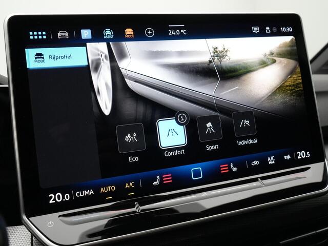 Volkswagen GOLF 1.5 eTSI 150 pk DSG | Edition 50 Anniversary | Panoramadak | Rondomzicht camera | Stoelverwarming | IQ Light | Head-up display | 18 inch