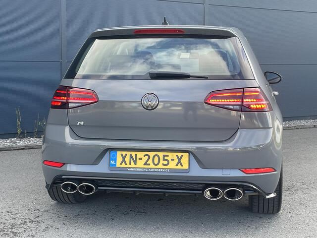 Volkswagen GOLF 1.6 TDI Highline Business R | Automaat | Uitstraling