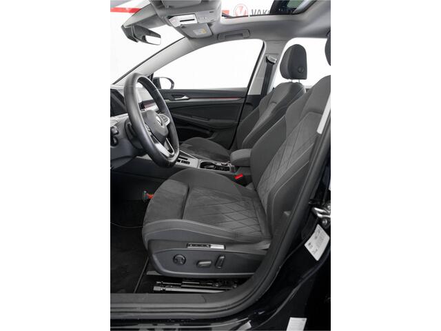 Volkswagen GOLF 1.5 eTSI Style Panoramadak EGR stoelen Afn.trekhaak|Sfeerverlichting|Applecarplay