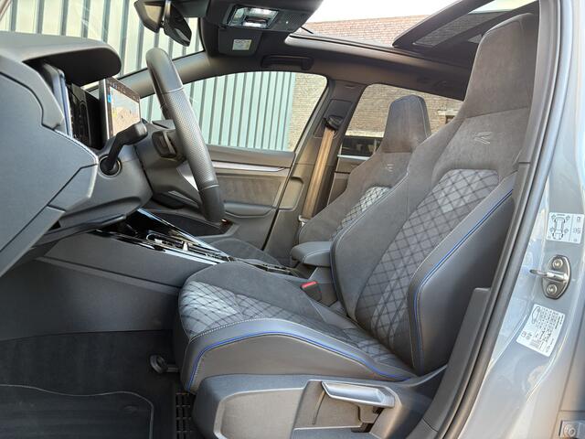 Volkswagen GOLF Variant 1.5 eTSI R-Line Edition | Pano | Trekhaak wegkl. | IQ Light | Head Up | Elk. A-klep | Prijs Rijklaar!!