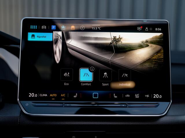 Volkswagen GOLF Variant 1.5 eTSI R-Line Edition | Pano | Trekhaak wegkl. | IQ Light | Head Up | Elk. A-klep | Prijs Rijklaar!!