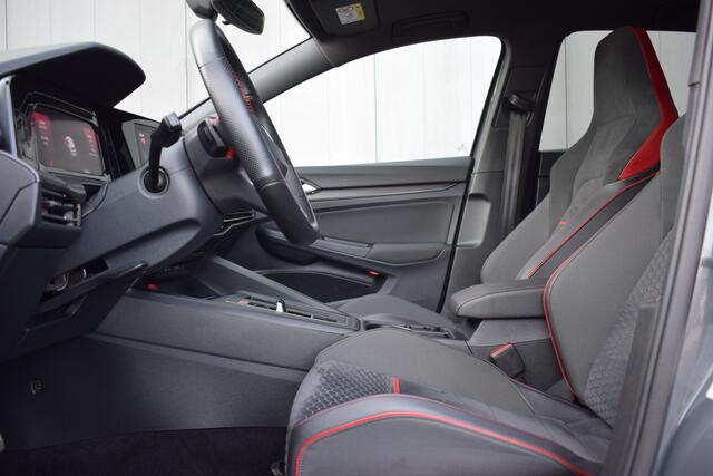 Volkswagen GOLF 2.0 TSi 300pk GTI Clubsport Panoramadak | IQ LED | Virtual | Sfeerverlichting | Carplay | Velours