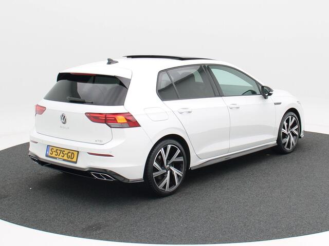 Volkswagen GOLF 1.5 eTSi 150 Pk Automaat R-Line Business+ | Panoramdak | Adaptive Cruise | Full LED | Camera | Parkeersensoren | Carplay | 18 Inch | 51.320 Km