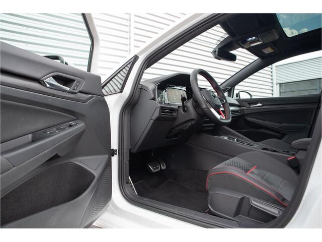 Volkswagen GOLF 2.0 TSI GTI Clubsport IQ Ligt Panoramadak Harman/Kardon Dodehoek Keyless Stuurverw.