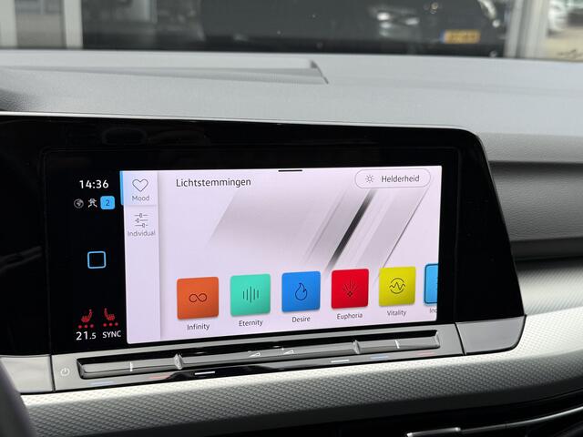 Volkswagen GOLF TSI 110PK AUT. *!* NAVI/ CARPLAY/ CAMERA/ VIRTUAL/ 13 DKM *!*