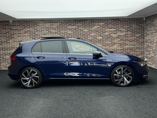 Volkswagen GOLF 1.5 eTSI R-Line Panorama IQ Elek Stoel Dealer ondrh