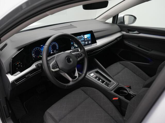 Volkswagen GOLF 1.0 eTSI 110 pk DSG Life | Stuur-/stoelverwarming | Achteruitrijcamera | Navigatie | Adaptive Cruise