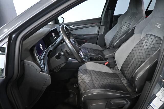 Volkswagen GOLF 1.5 eTSI R-Line Automaat Adaptief Navigatie Caplay LED Rijklaarprijs Inruil Mogelijk!