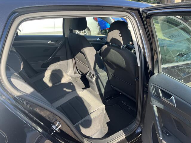 Volkswagen GOLF 1.0 TSI Comfortline Business STOELVERWARMING MASSAGESTOELEN CARPLAY