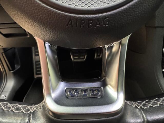 Volkswagen GOLF 2.0 TDI GTD / PANO / Virtual Cockpit / Camera / ACC /