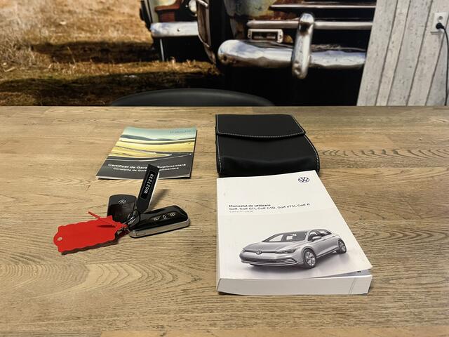 Volkswagen GOLF 1.0 TSI Life VIRTUAL COCKPIT 1e EIGENAAR SFEER VERLICHTING ADAP CRUISE ECC