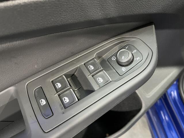 Volkswagen GOLF 2.0 TSI R 4Motion / AUTOMAAT/ 320PK/ LEDER/ PANO/ HARMAN KARDON/ DRIFT + RACE MODUS/ ELEKTR. STOEL/ IQ LIGHT/ RIJ-MODI/ STOEL VERWARM. + VENTILATIE/ 3-ZONE CLIMA/ NAVI/ APP-CONNECT/ 19" LMV