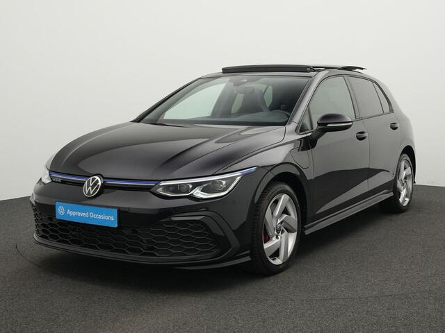 Volkswagen GOLF 1.4 245 pk DSG eHybrid GTE | Panoramadak | IQ Light | Navigatie | Adaptive Cruise | Parkeersensoren voor/achter
