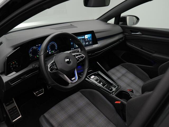 Volkswagen GOLF 1.4 245 pk DSG eHybrid GTE | Panoramadak | IQ Light | Navigatie | Adaptive Cruise | Parkeersensoren voor/achter