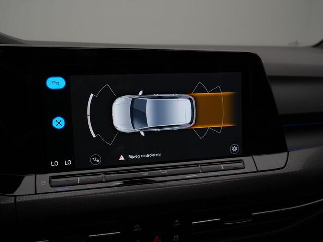 Volkswagen GOLF 1.4 245 pk DSG eHybrid GTE | Panoramadak | IQ Light | Navigatie | Adaptive Cruise | Parkeersensoren voor/achter