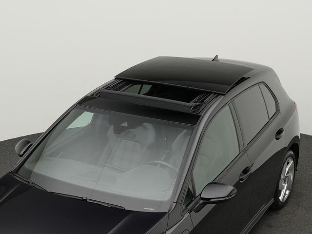 Volkswagen GOLF 1.4 245 pk DSG eHybrid GTE | Panoramadak | IQ Light | Navigatie | Adaptive Cruise | Parkeersensoren voor/achter