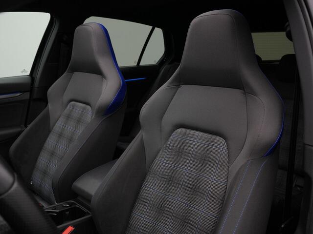 Volkswagen GOLF 1.4 245 pk DSG eHybrid GTE | Panoramadak | IQ Light | Navigatie | Adaptive Cruise | Parkeersensoren voor/achter