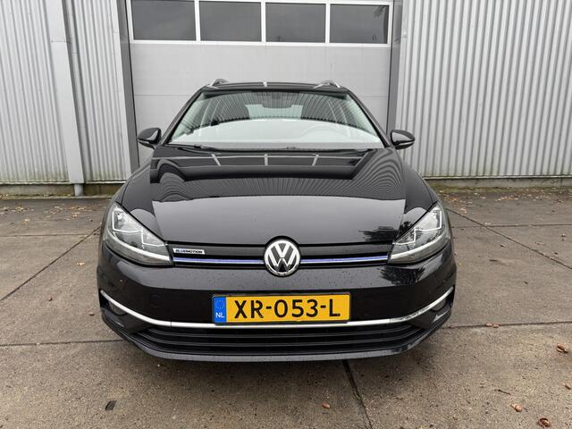 Volkswagen GOLF Variant 1.5 TSI Comfortline Business DSG. Supermooi dealeronderhouden.