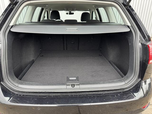 Volkswagen GOLF Variant 1.5 TSI Comfortline Business DSG. Supermooi dealeronderhouden.