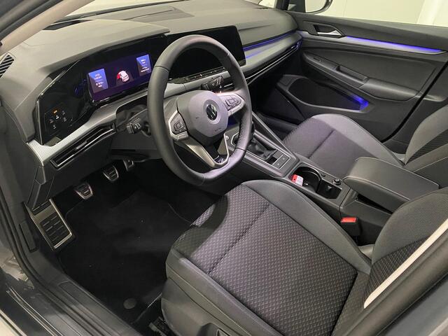 Volkswagen GOLF 1.5 eTSI Style Camera Trekhaak Apple Carplay Standkachel Headup 17inch Navigatie