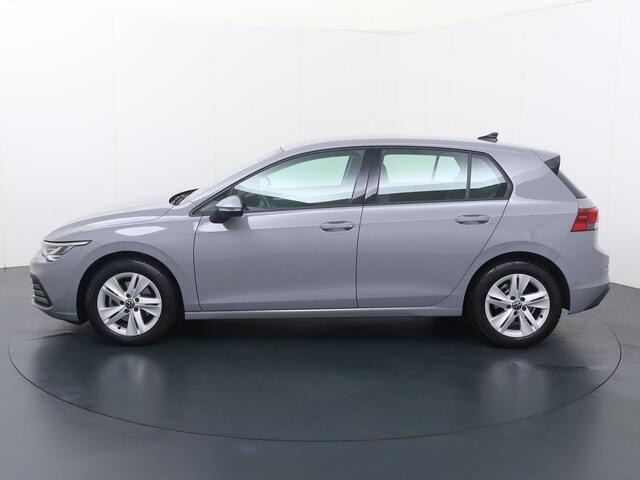 Volkswagen GOLF 1.0 TSI Life | 110 PK | Navigatiesysteem | Achteruitrijcamera | Adaptive cruise control |