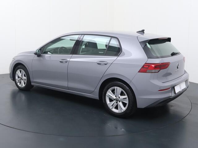 Volkswagen GOLF 1.0 TSI Life | 110 PK | Navigatiesysteem | Achteruitrijcamera | Adaptive cruise control |