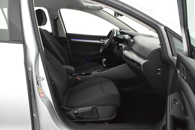 Volkswagen GOLF 1.0 TSI 110pk Life Navigatie Cruise Control Parkeersensoren