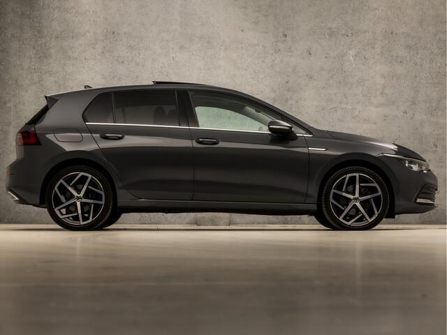 Volkswagen GOLF 1.5 eTSI Sport 150Pk Automaat (SCHUIFDAK, APPLE CARPLAY, HEAD-UP DISPLAY, MEMORY SEATS, IQ LIGHT, ALCANTARA, SFEERVERLICHTING, STOELVERWARMING, CAMERA, GETINT GLAS, NIEUWSTAAT)