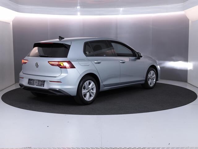 Volkswagen GOLF 1.5 eTSI Life Edition 150 PK DSG | Verlengde garantie | Panorama dak | Velours bekleding | Head up Display | Stoel- en stuurverwarming |