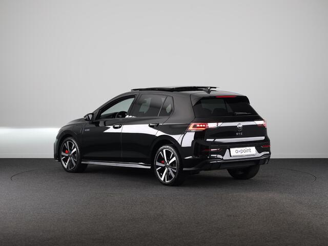 Volkswagen GOLF 1.5 eHybrid GTE 272 pk Automaat (DSG) | Sportpakket | Panoramadak | Lederen bekleding | Elektr. trekhaak | Parkeersensoren | Blackstyle | Stoelverwarming |