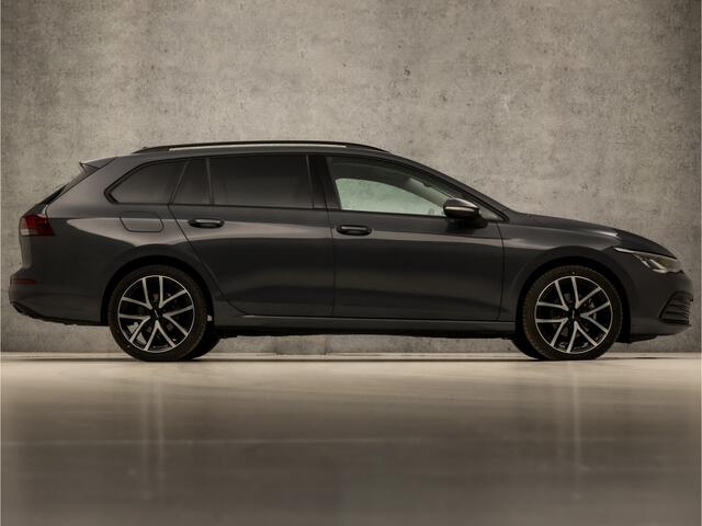 Volkswagen GOLF Variant 1.0 TSI Sportline (APPLE CARPLAY, GROOT NAVI, PARKEERSENSOREN, KEYLESS, GETINT GLAS, SPORTSTOELEN, LM VELGEN, LANE ASSIST, NIEUWSTAAT)