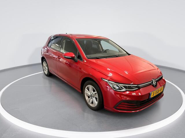 Volkswagen GOLF 1.0 110pk DSG eTSI Life · Apple/Android Car Play · Navigatie · P-Sensoren · Sfeerverlichting · Getint Glas · 16'' Inch · Garantie t/m 17-04-2027 of 100.000km