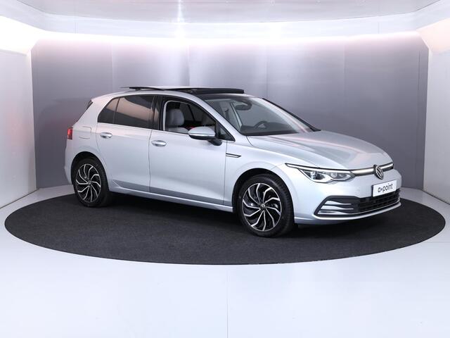 Volkswagen GOLF 1.5 eTSI Style 130 pk Automaat (DSG) | Navigatie | Panoramadak | Parkeersensoren | Adaptieve cruise control | Stoelverwarming |