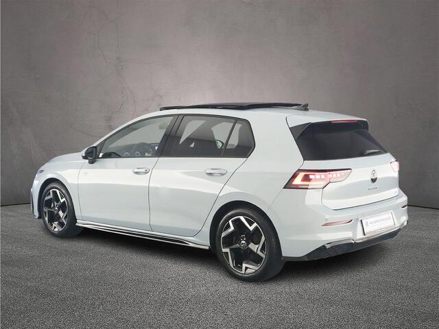 Volkswagen GOLF 1.5 eTSI R-Line Edition 150pk DSG Automaat, Panoramadak, Harman Kardon sound, Side assist, Stoelverwarming, Achteruitrijcamera, Adaptive cruise control