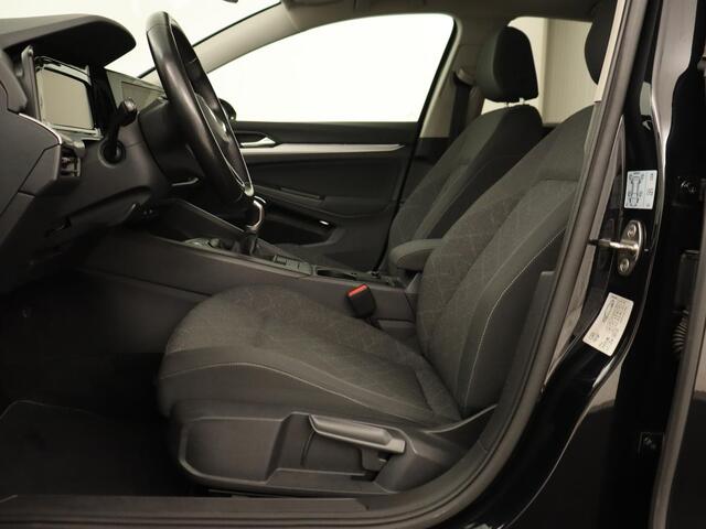 Volkswagen GOLF 1.5 TSI Life Bns | Panoramadak | Adaptive Cruise | Stoelverwarming | Camera | Navigatie | Carplay | Sfeerverlichting