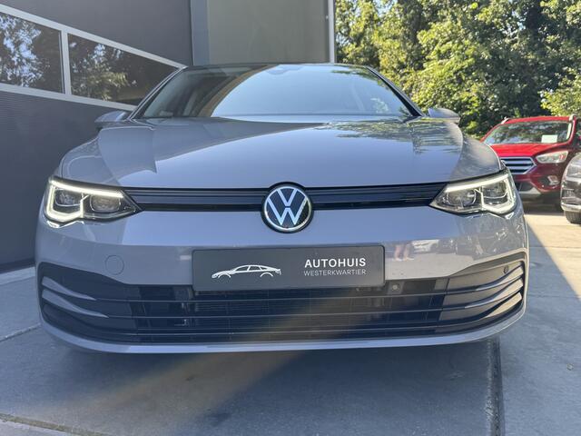 Volkswagen GOLF 1.5 eTSI 150pk DSG Style 1st Edition Black Panoramadak Winterpakket 19" Velgen IQ Light Massagestoel