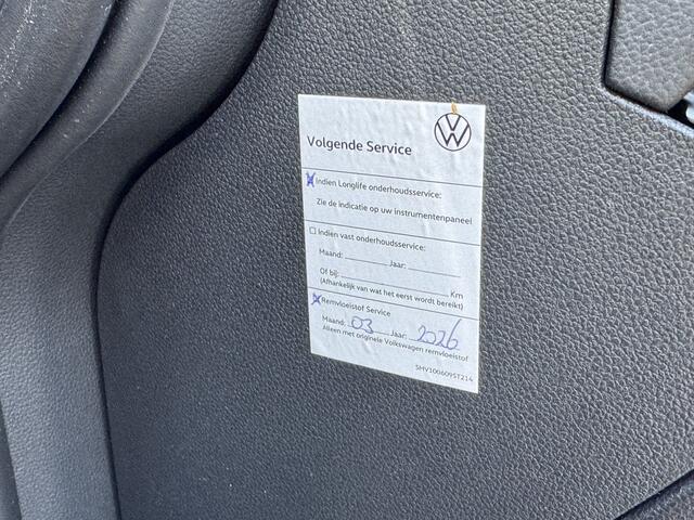 Volkswagen GOLF 1.5 eTSI 150pk DSG Style 1st Edition Black Panoramadak Winterpakket 19" Velgen IQ Light Massagestoel