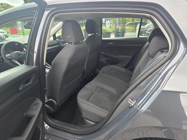 Volkswagen GOLF 1.4 eHybrid Style *Trekhaak & ACC*