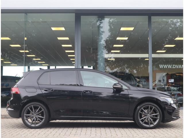 Volkswagen GOLF 1.5 TSI Life Business / LED