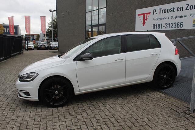 Volkswagen GOLF 1.4 TSI Automaat Achteruitrijcamera/Navigatie/Apple carplay/Led koplampen/Licht metalen velgen/Inklapbare spiegels