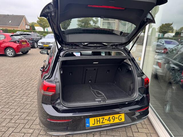 Volkswagen GOLF 1.5 ETSI STYLE- 150 PK/Carplay/LED/ Sportseats / ALL IN PRIJS