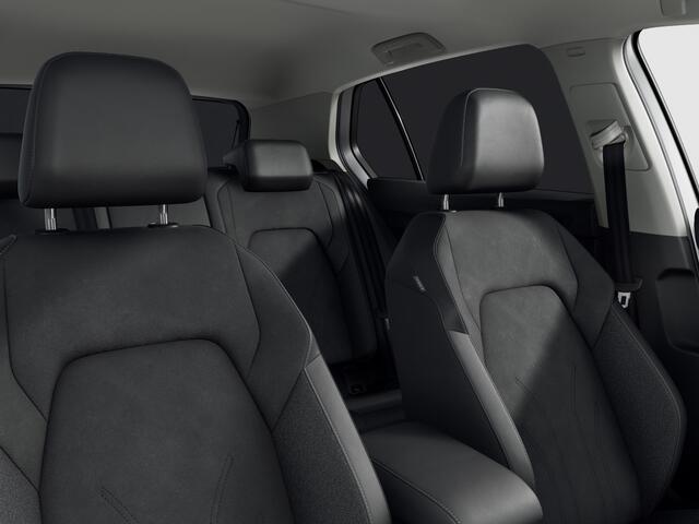 Volkswagen GOLF Life Edition 1.5 eHybrid 150 kW / 204 PK Comfort Pakket | Panorama Dak | Ergo Active Stoel | LED Plus