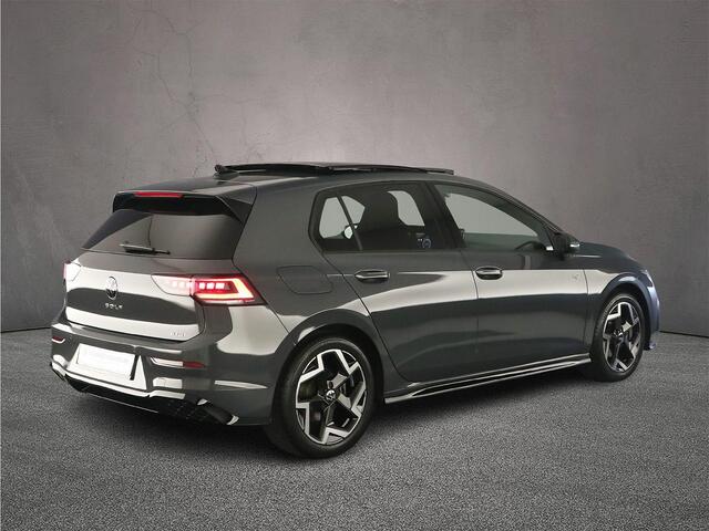 Volkswagen GOLF 1.5 eTSI R-Line Edition 150pk DSG Automaat, Panoramadak, LED matrix koplampen, Harman Kardon sound, Stoelverwarming, Adaptive cruise control, Navigatie, App connect, Stoelverwarming, Side assist