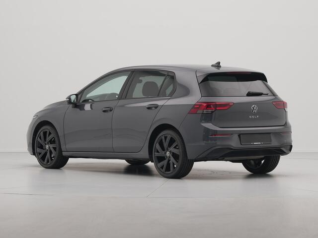 Volkswagen GOLF 1.5 TSI 130pk first Navigatie Stoelverwarming Acc 18'' velgen 211