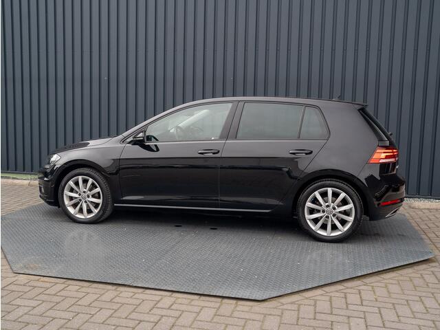 Volkswagen GOLF 1.5 TSI Highline Business | Groot navi | Virtual Cockpit | Adapt. cr. | Camera | Stoel & Stuur verw. | Prijs Rijklaar!!