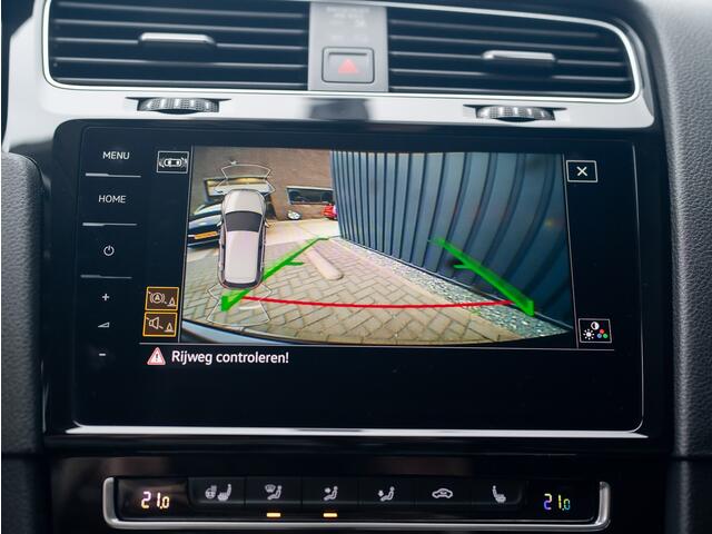 Volkswagen GOLF 1.5 TSI Highline Business | Groot navi | Virtual Cockpit | Adapt. cr. | Camera | Stoel & Stuur verw. | Prijs Rijklaar!!