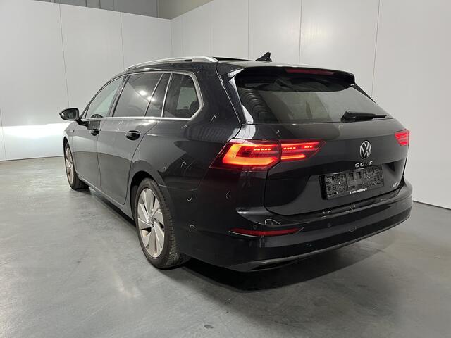 Volkswagen GOLF Variant 1.5 eTSI Style / AUTOMAAT/ PANO/ ELEKTR. TREKHAAK/ ELEKTR. STOEL./ MATRIX/ ADAPT. CRUISE/ DIGITAL DASH/ NAVI/ PARK. SENSOREN/ APP-CONNECT/ NAVI
