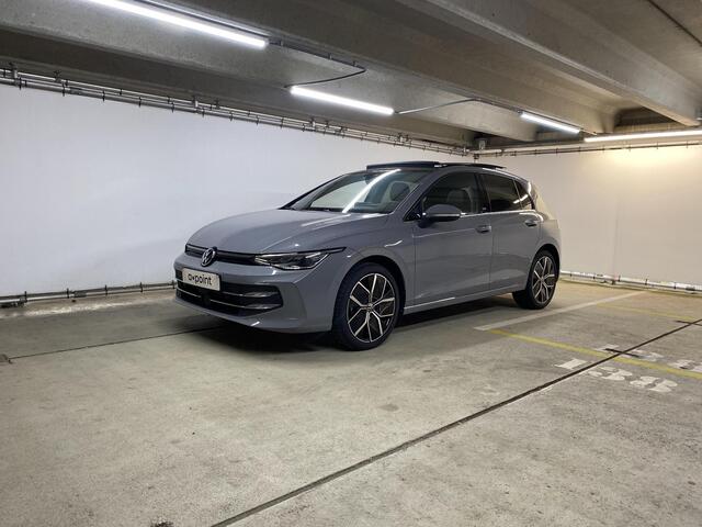 Volkswagen GOLF 1.5 eTSI 50 Jahre Edition 150 pk Automaat (DSG) | Navigatie | Panoramadak | Parkeersensoren (Park assist) | Achteruitrijcamera | Matrix LED koplampen | Stoelverwarming |